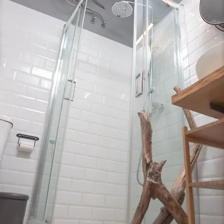 Downtown Nest With Balcony Daire