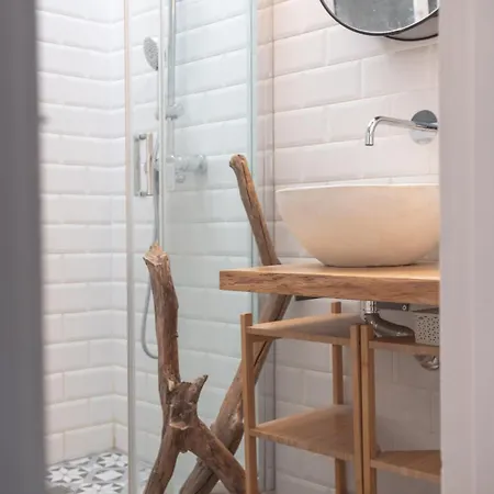 Daire Downtown Nest With Balcony