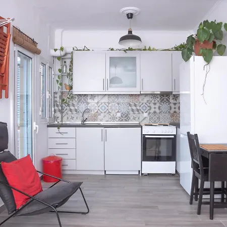 Downtown Nest With Balcony *