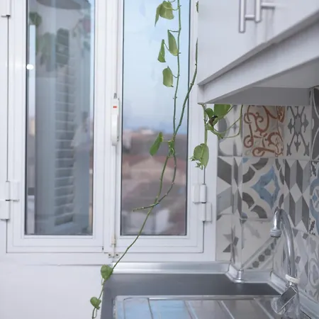 Downtown Nest With Balcony Daire