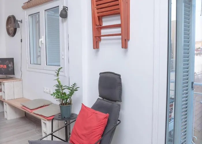 Downtown Nest With Balcony *
