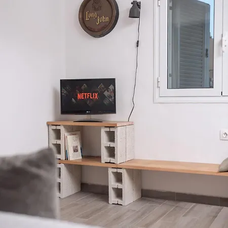 Downtown Nest With Balcony *